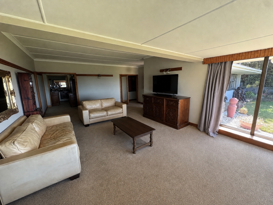 4 Bedroom Property for Sale in Nahoon Beach Eastern Cape